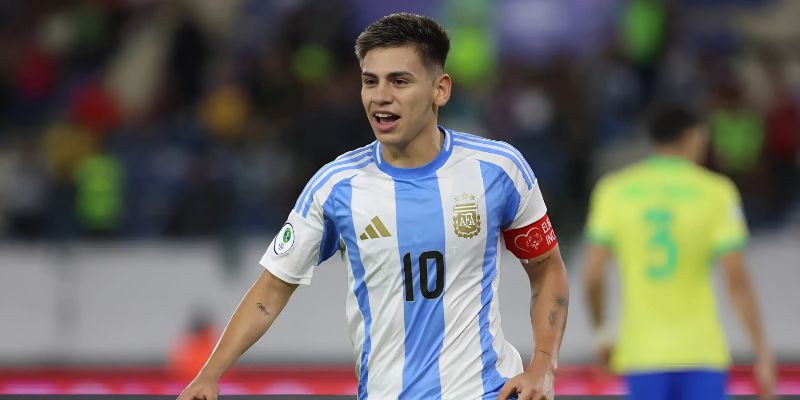 Claudio Echeverri: "Tiểu Messi" Mới Của Argentina Có Gì Đặc Biệt? 4 Claudio Echeverri với kĩ thuật chơi bóng sáng tạo